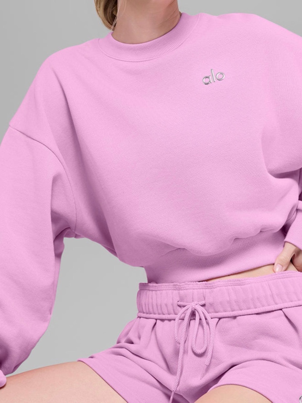 Alo cropped Accolade Crewneck size L in Candy Heart Pink